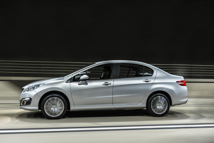  Peugeot 408 (SA) 2015 года  (фото 3 из 14)